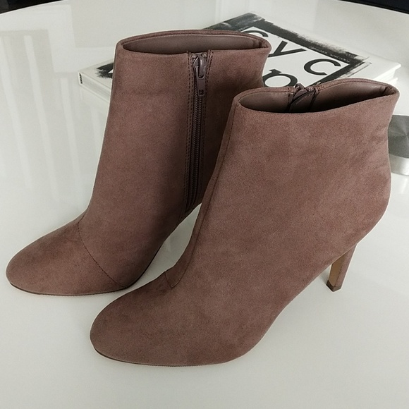 Forever 21 Shoes - NWOT Tan boot, size 8.5